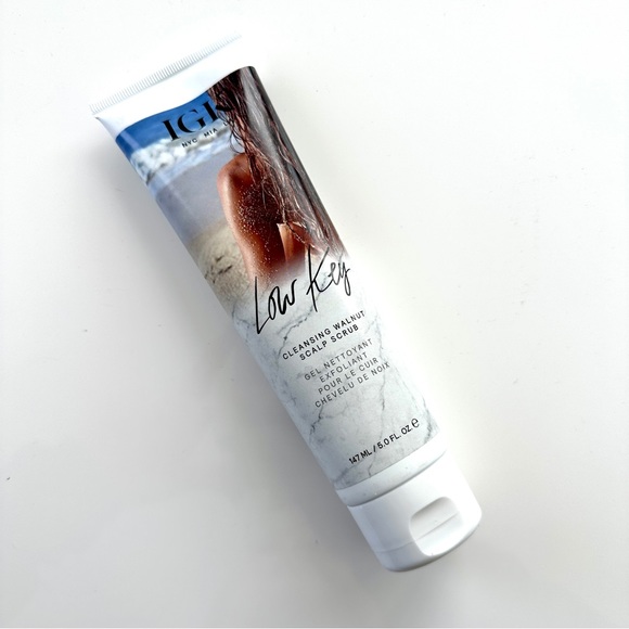 IGK Low Key Cleansing Walnut Scalp Scrub - Picture 1 of 3